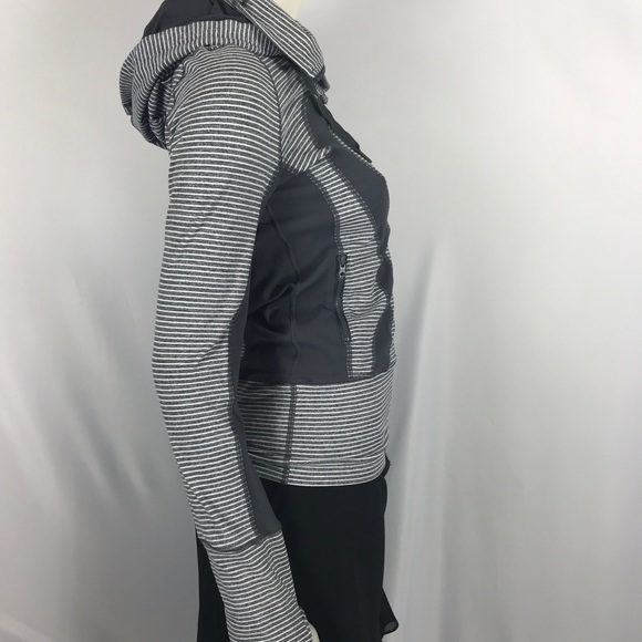 Lululemon Stride Jacket Size 2 - Picture 8 of 12